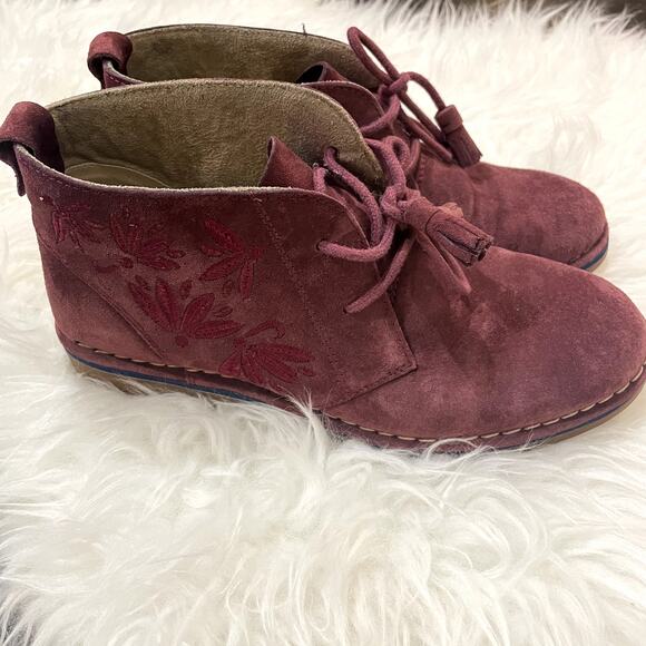 Hush Puppies Cyra Catelyn Embroidered Suede Bootie Maroon Women's Size 7.5 - Picture 1 of 6